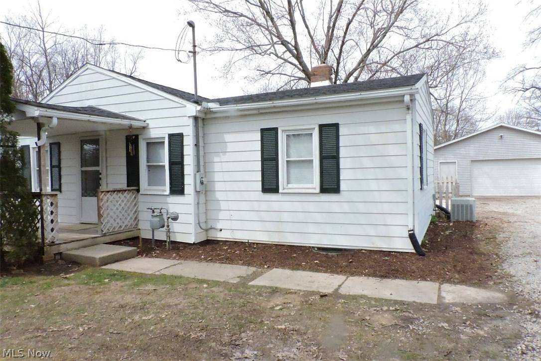 2851 Roanoke AVE, Akron, OH 44312