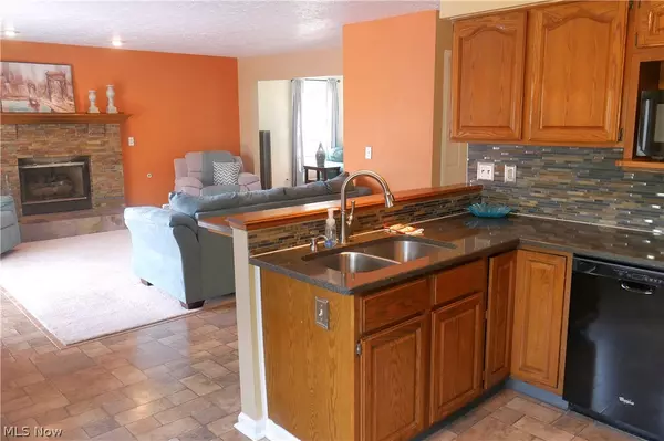 Twinsburg, OH 44087,2451 Sandalwood DR