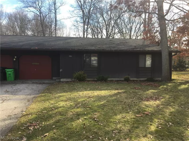 1662 Lillian RD, Stow, OH 44224