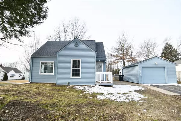 Akron, OH 44301,1674 Thornapple AVE