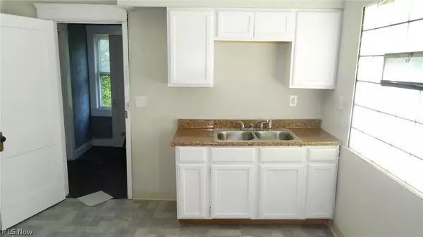 Cleveland, OH 44110,15622 Holmes AVE