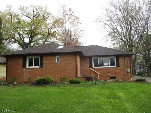 Richmond Heights, OH 44143,4894 Gleeten RD