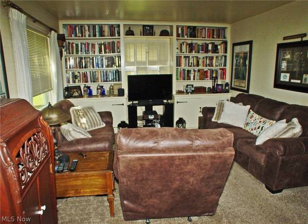 Weirton, WV 26062,1239 Glencairn RD