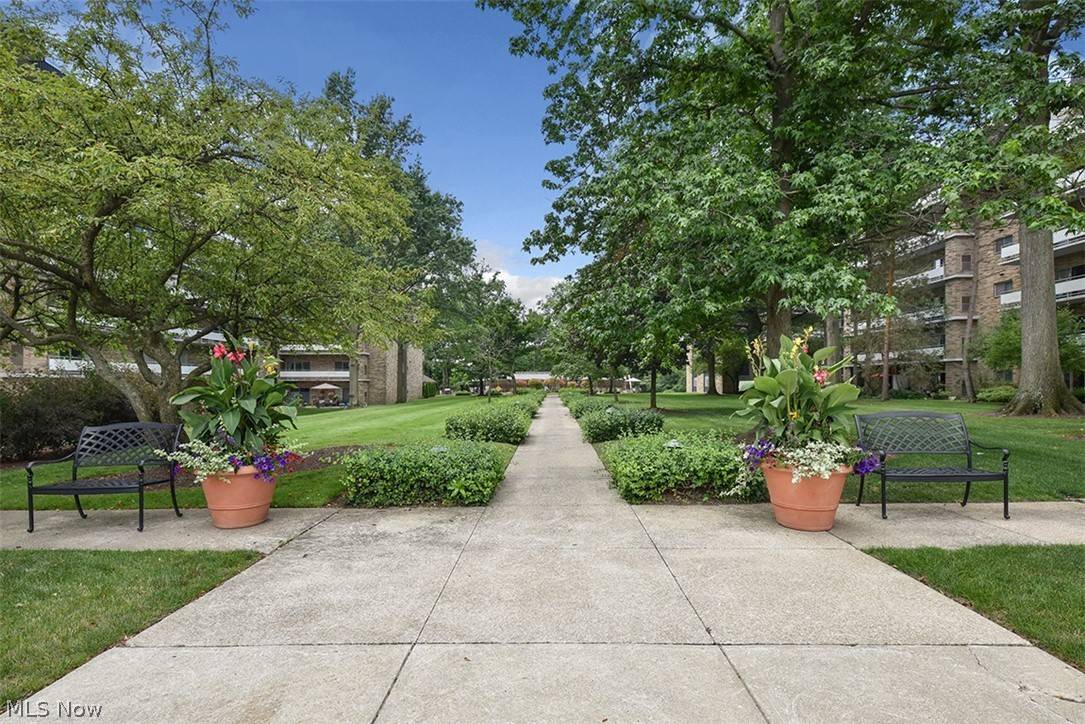 Lyndhurst, OH 44124,2112 Acacia Park DR #625