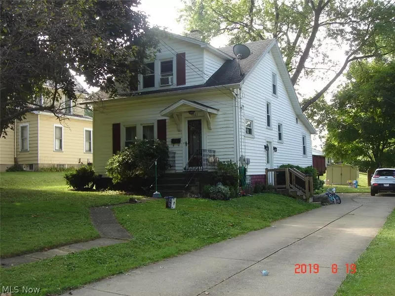 1561 Maple ST, Salem, OH 44460