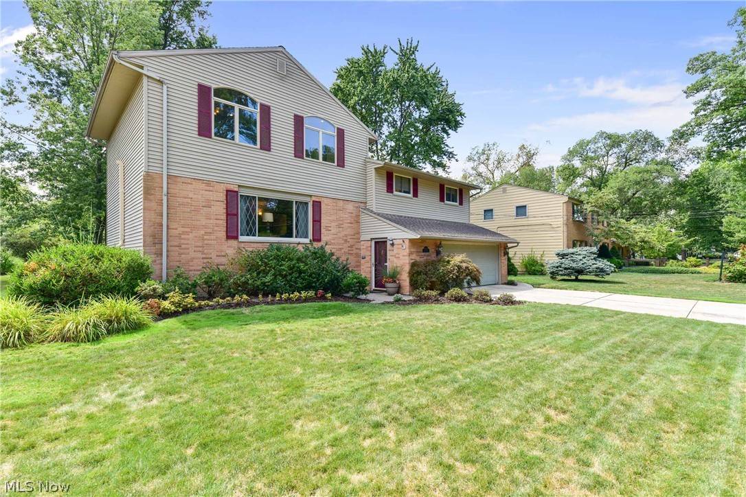 28031 Lincoln RD, Bay Village, OH 44140