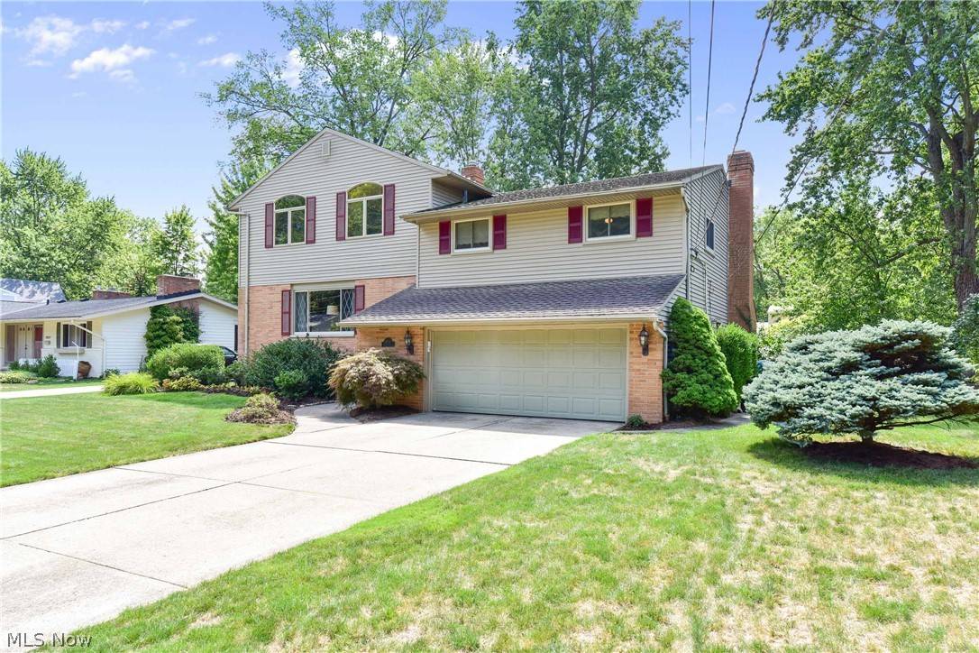 Bay Village, OH 44140,28031 Lincoln RD