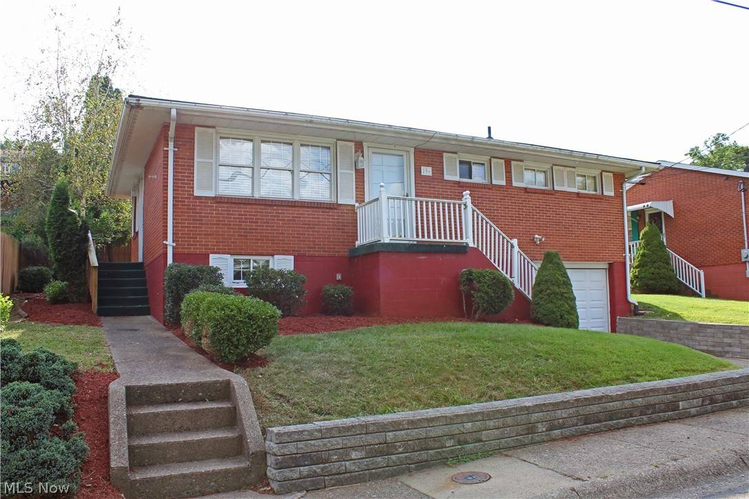 Weirton, WV 26062,206 Crystal LN