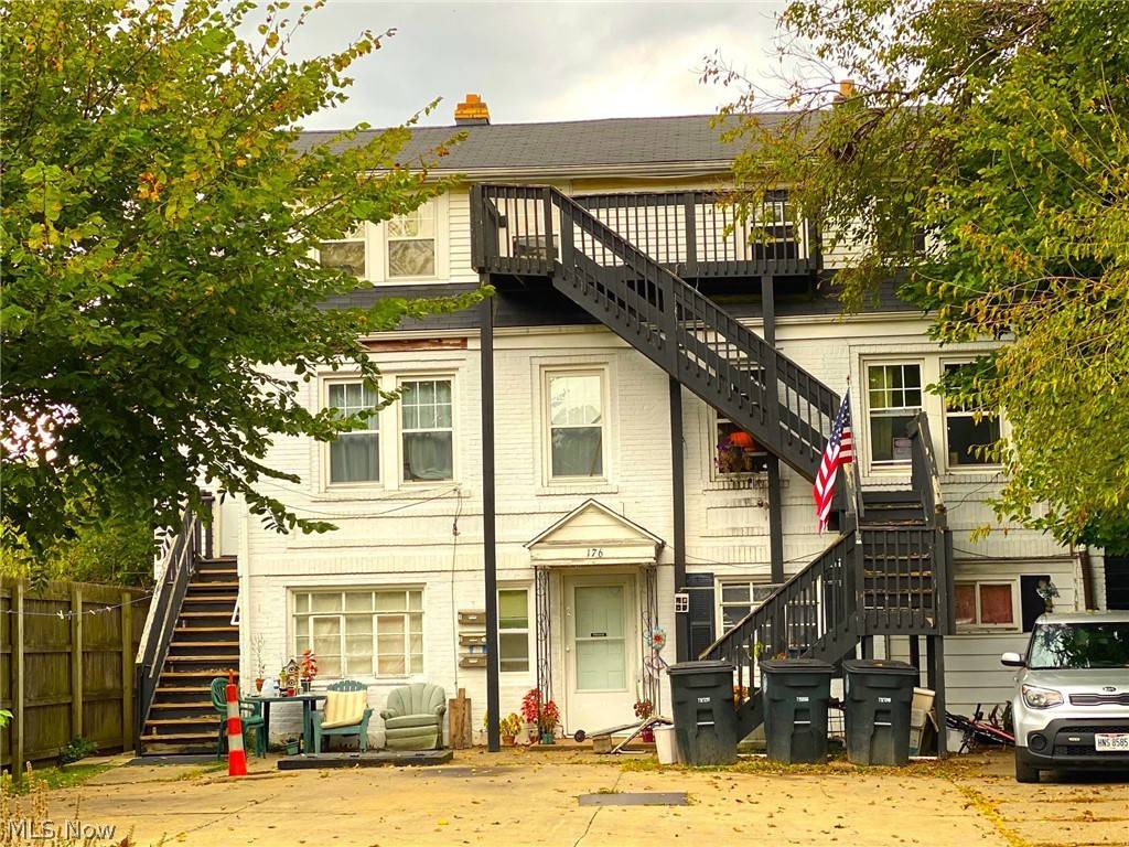 176 Hillman RD, Akron, OH 44312