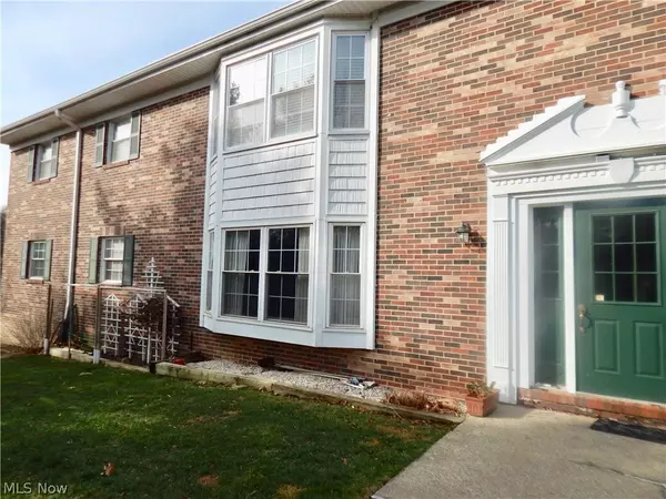 Brecksville, OH 44141,6955 Carriage Hill DR #101