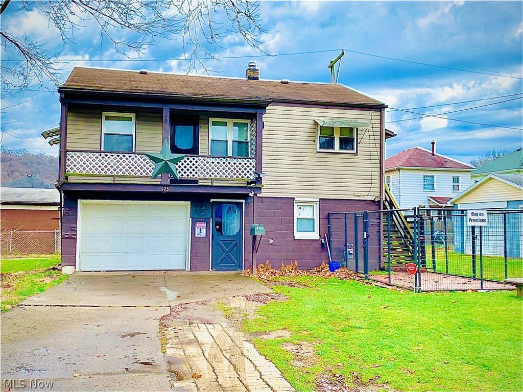 123 1/2 Hudson AVE, Weirton, WV 26062