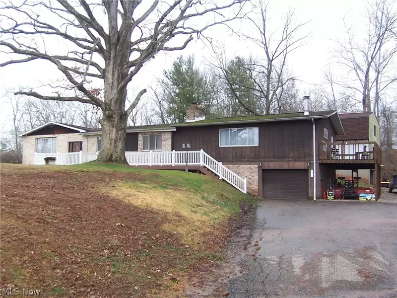 1515 Mill Branch RD, Belpre, OH 45714