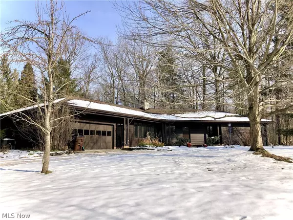 Chagrin Falls, OH 44022,78 Paw Paw Lake DR