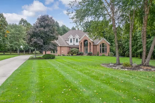 39056 Arbor CT, Grafton, OH 44044