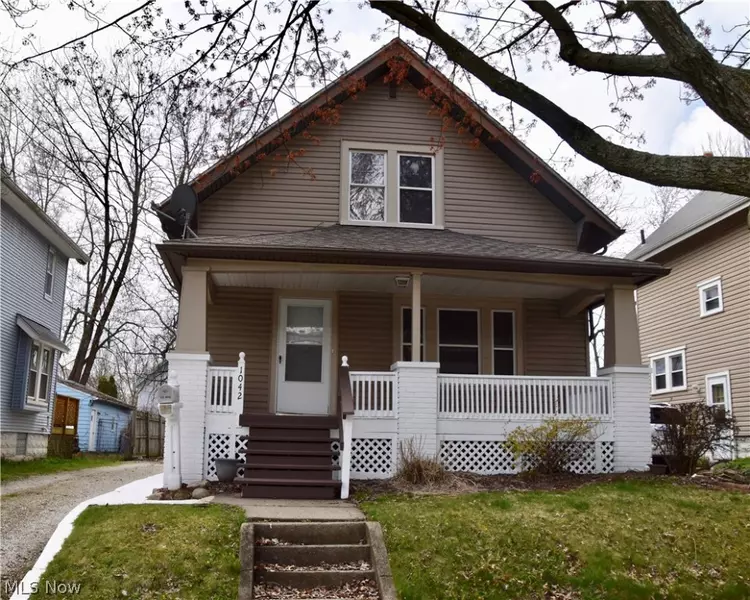 1042 Neptune AVE, Akron, OH 44301