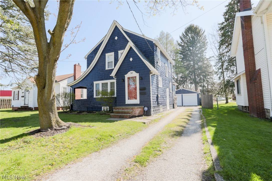 37 Canton RD, Akron, OH 44312