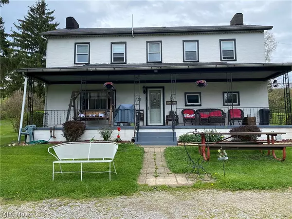 1902 Annesley RD, East Liverpool, OH 43920
