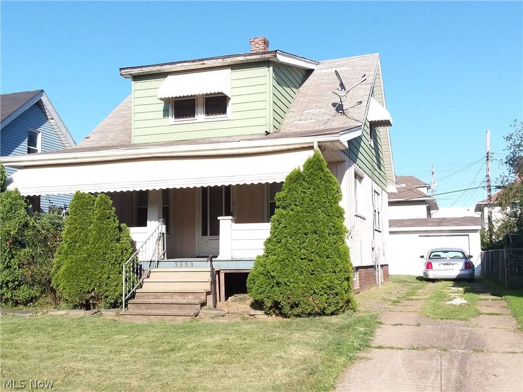 3933 E 41st ST, Newburgh Heights, OH 44105