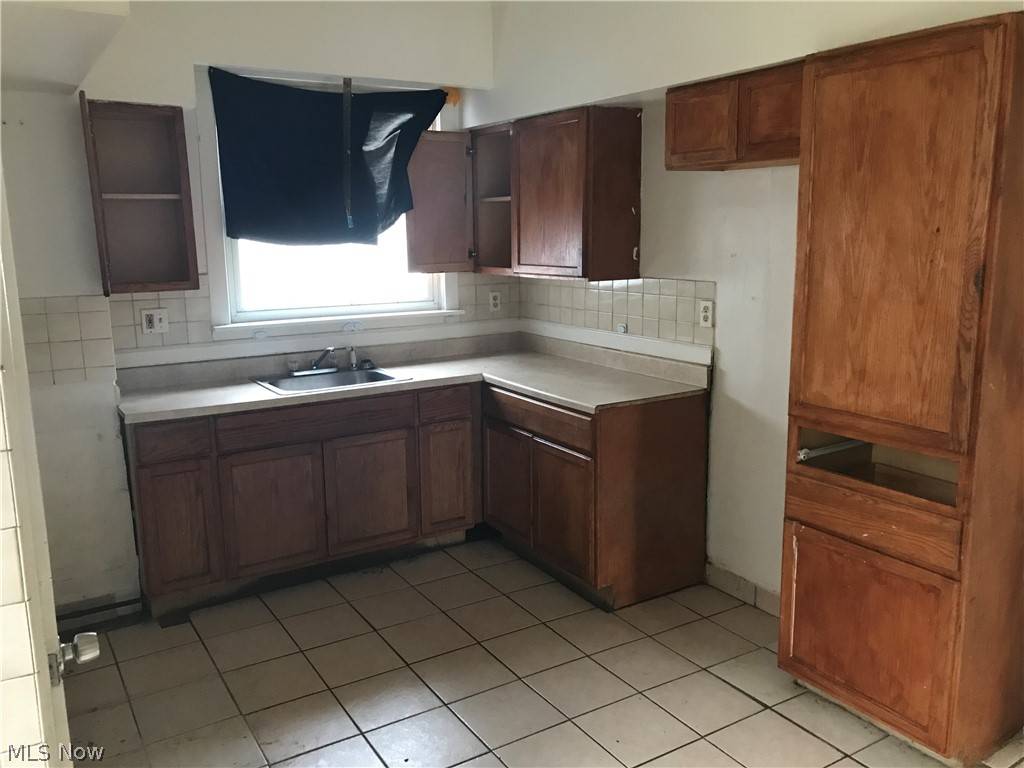Cleveland, OH 44105,3603 Independence RD