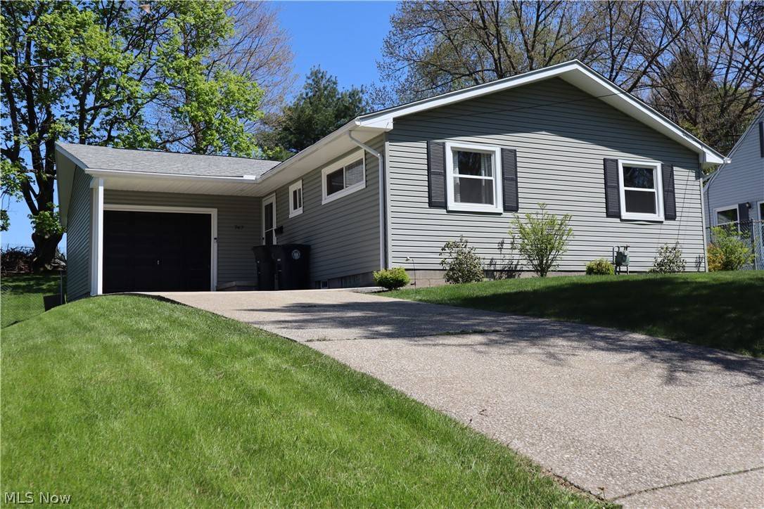 767 Plainfield RD, Akron, OH 44312