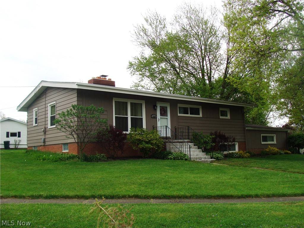 1520 Carole CIR, Salem, OH 44460