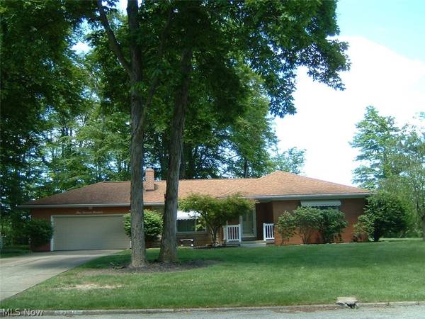 119 Hickory LN,  Austintown,  OH 44515