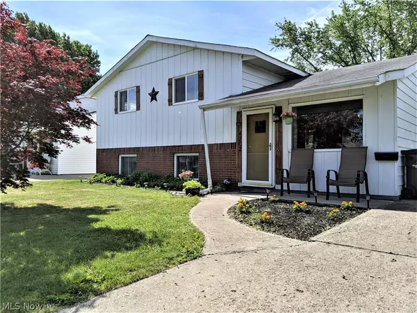 4202 Holl AVE, Sheffield Lake, OH 44054