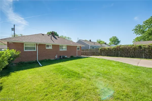 Sheffield Lake, OH 44054,240 Lynne DR