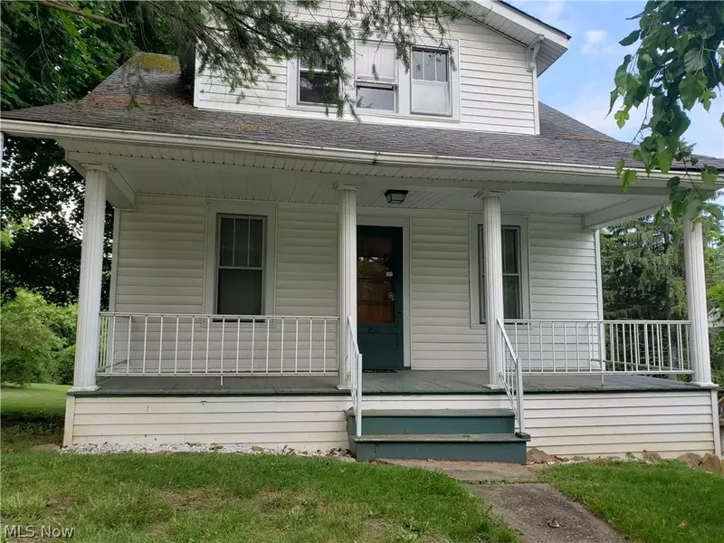 208 Maple AVE, St. Clairsville, OH 43950