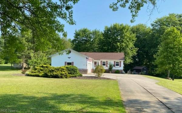 3271 Hommon RD, Ravenna, OH 44266