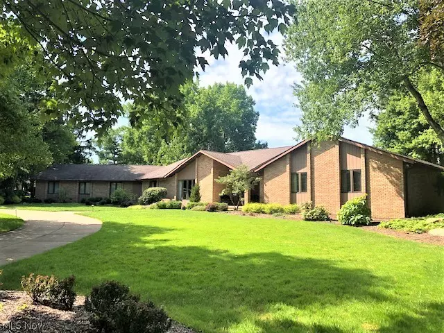 Bath, OH 44333,1037 Robinwood Hills DR