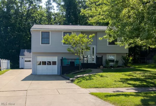 Ravenna, OH 44266,880 Sunnywood LN