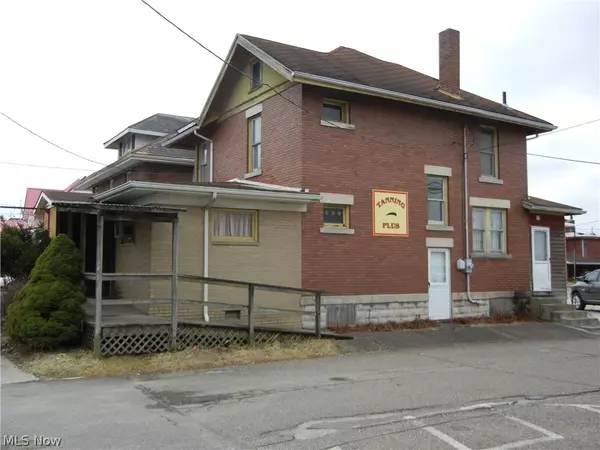 125 N 7th ST, Coshocton, OH 43812