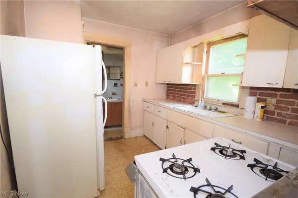 Akron, OH 44314,879 W Wilbeth RD