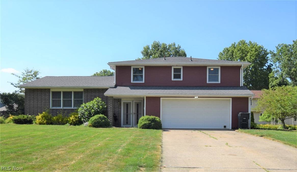 330 Windfall LN, Wadsworth, OH 44281