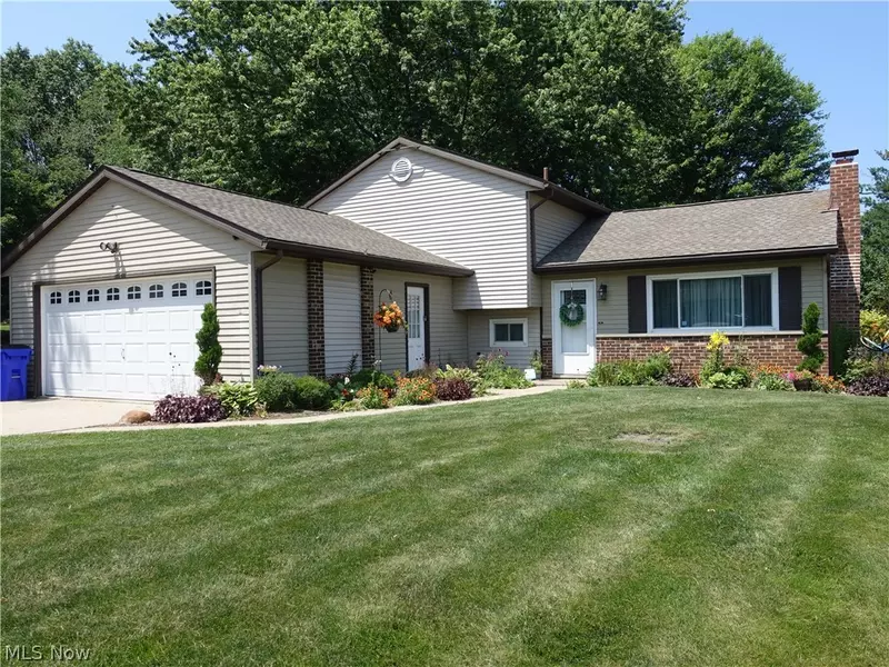 3137 Robin DR, Ravenna, OH 44266