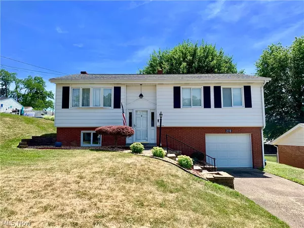 210 N Avalon DR, Wintersville, OH 43953