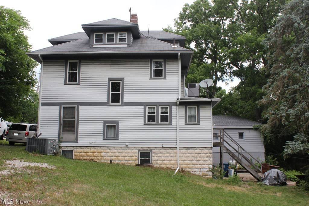 Akron, OH 44319,3865 Manchester RD