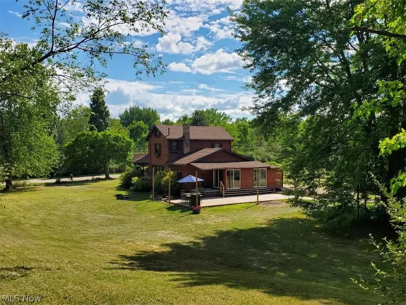 7611 Waterloo RD, Atwater, OH 44201