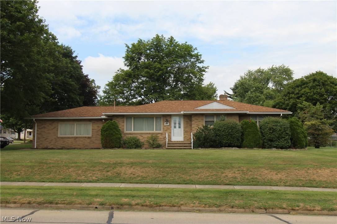 805 N Crown Hill RD, Orrville, OH 44667