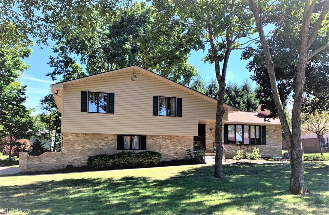 Louisville, OH 44641,3936 Glenoak DR NE