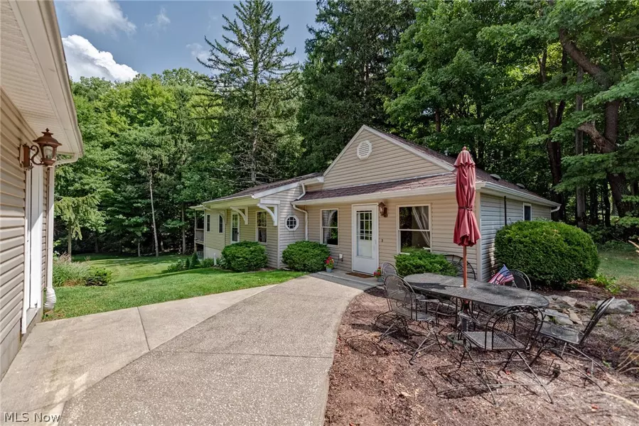 7386 Chagrin RD, Chagrin Falls, OH 44023