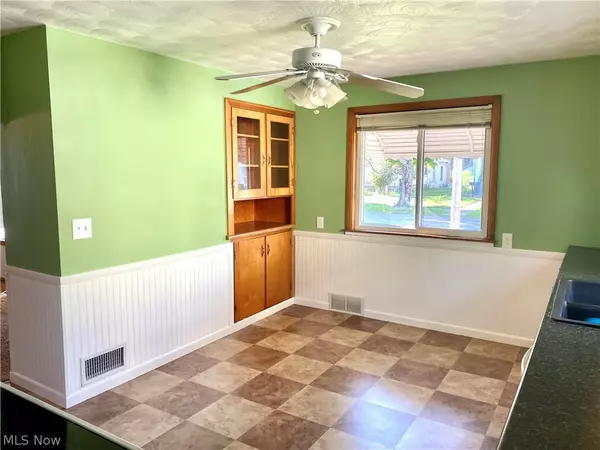 East Palestine, OH 44413,394 Alice ST