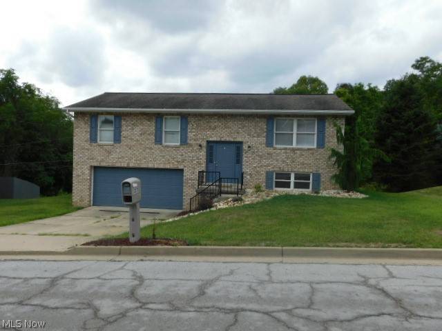 3233 Saint Charles DR, Steubenville, OH 43952