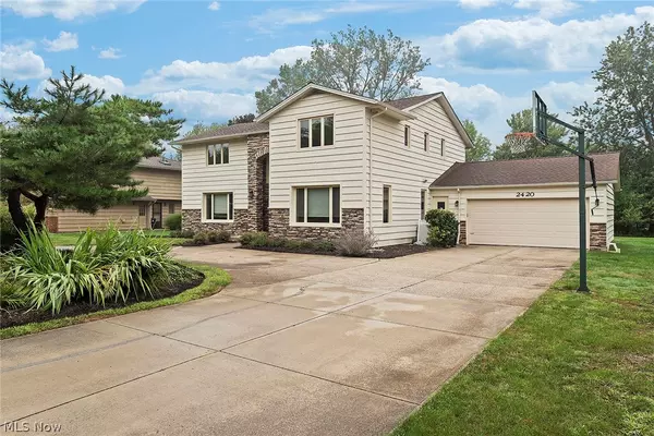 Beachwood, OH 44122,2420 Brian DR