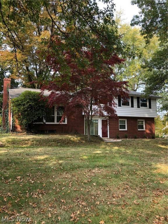 734 Crestwood AVE, Wadsworth, OH 44281