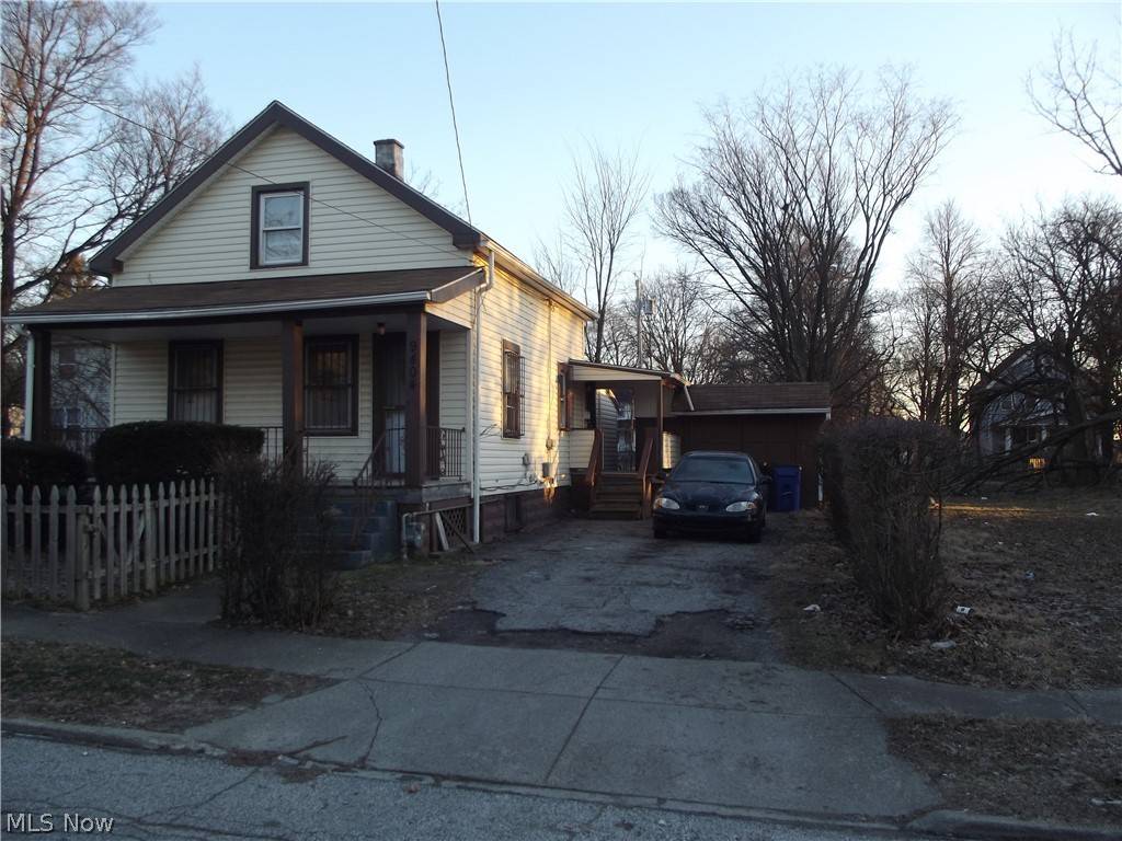 Cleveland, OH 44105,9404 Benham AVE