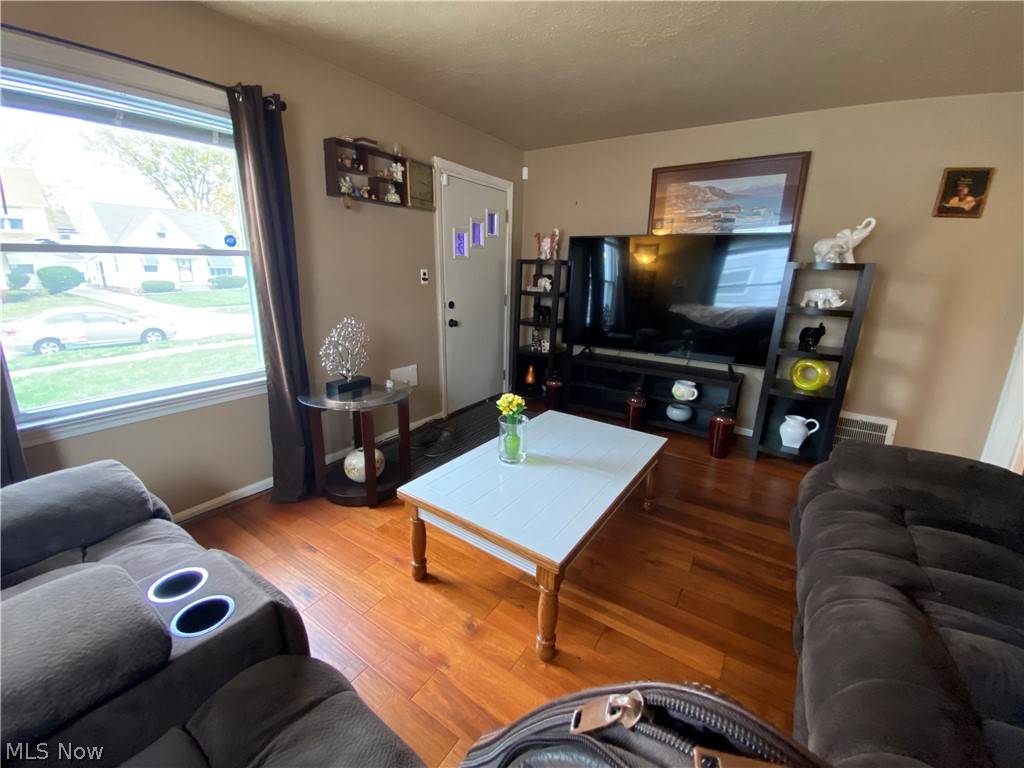 Maple Heights, OH 44137,20018 Mountville DR