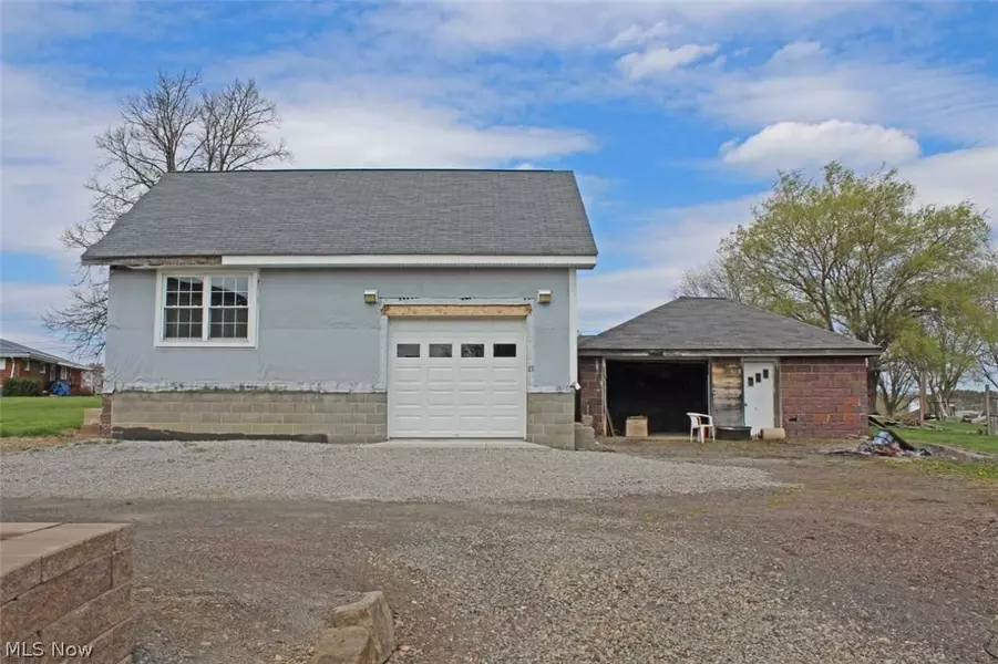 2618 Eldersville RD, Follansbee, WV 26037