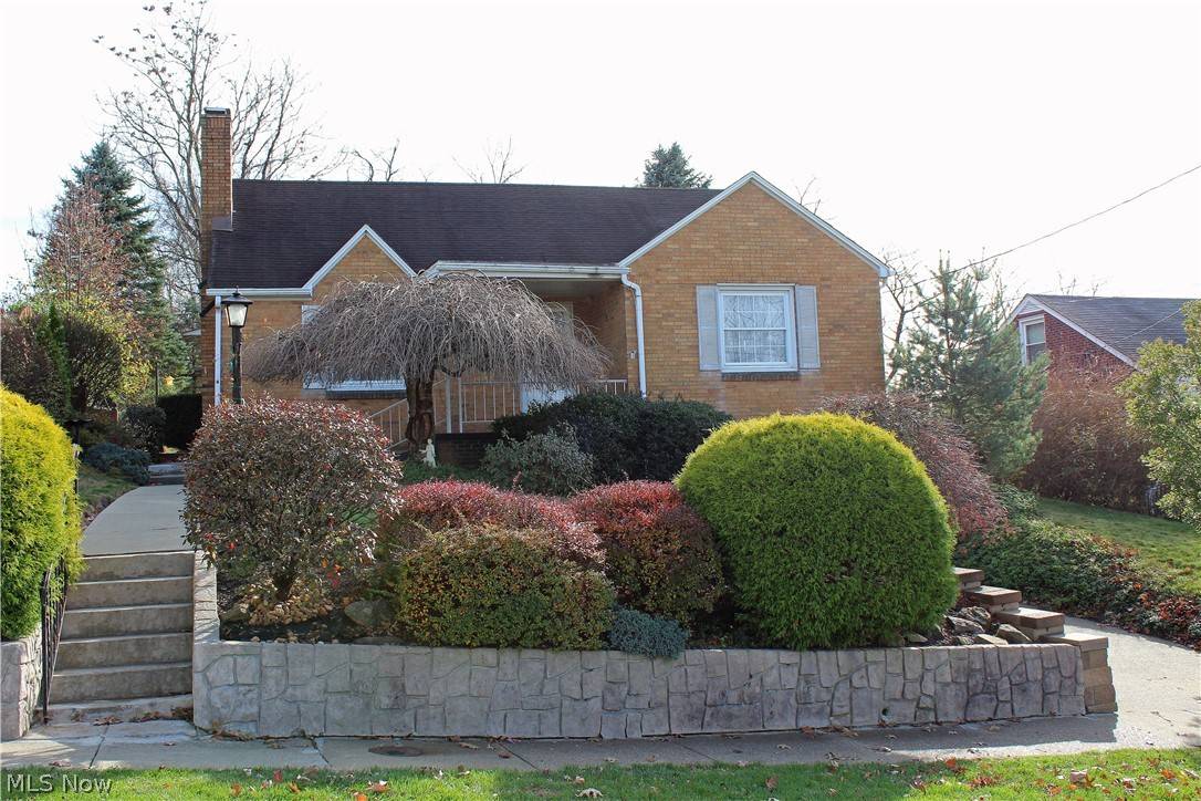 4016 Palisades DR, Weirton, WV 26062